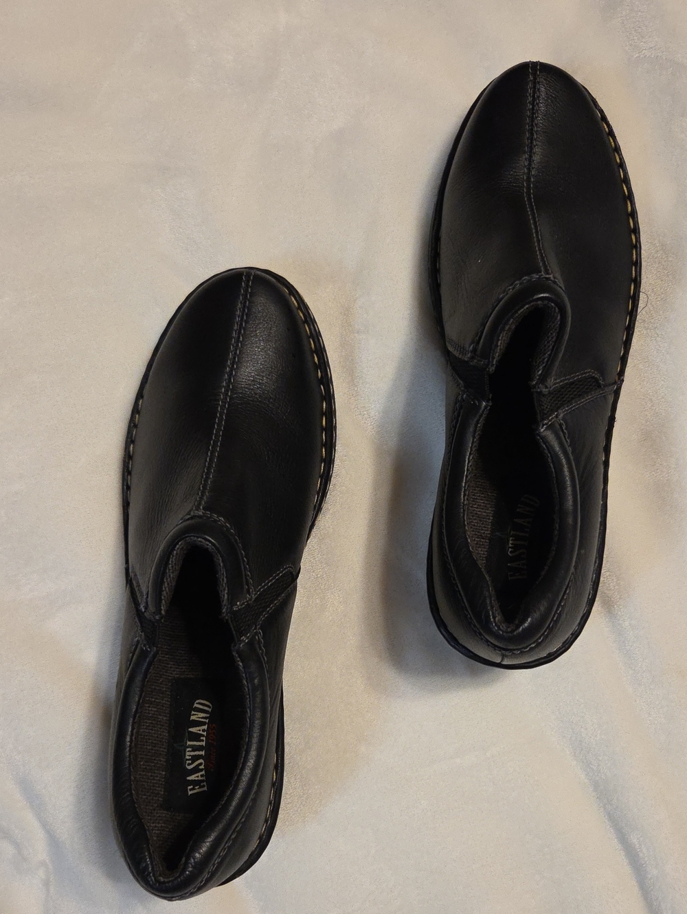 Eastland Black Leather Women's AMORE Slip-On Loafers